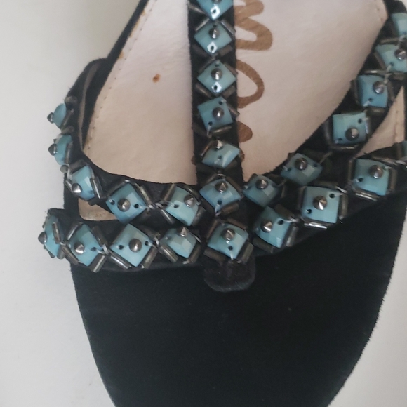 Shoes - Picture 4 of 5